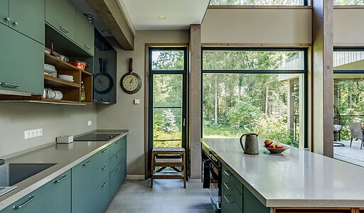 Дом на берегу водохранилища