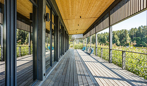 Дом на берегу водохранилища