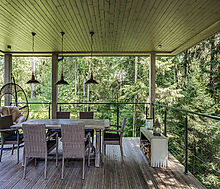 Дом на берегу водохранилища