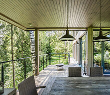 Дом на берегу водохранилища