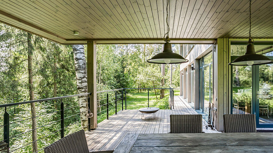 Дом на берегу водохранилища