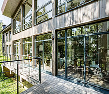 Дом на берегу водохранилища