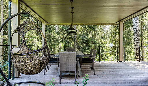 Дом на берегу водохранилища