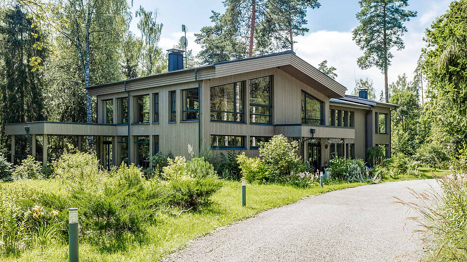 Дом на берегу водохранилища