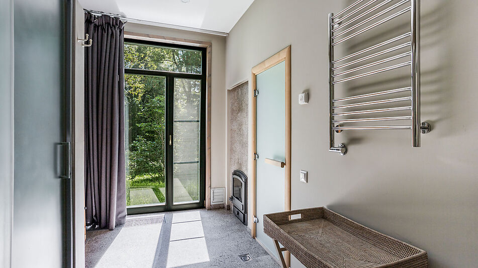 Дом на берегу водохранилища