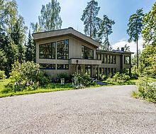 Дом на берегу водохранилища