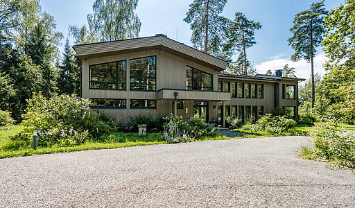 Дом на берегу водохранилища