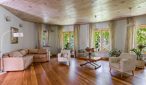 Дом на берегу водохранилища