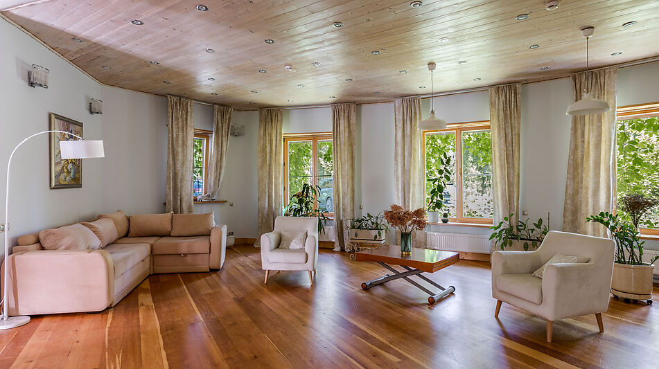 Дом на берегу водохранилища