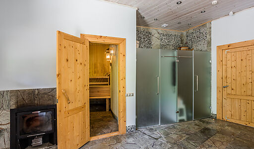 Дом на берегу водохранилища