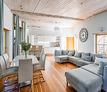 Дом на берегу водохранилища