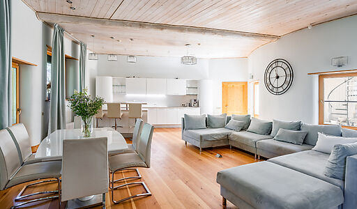 Дом на берегу водохранилища