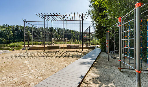 Дом на берегу водохранилища