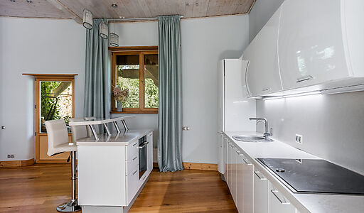 Дом на берегу водохранилища