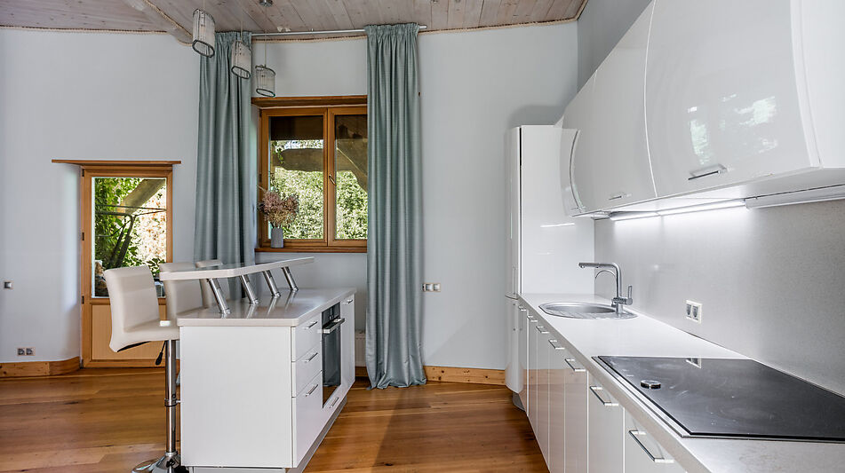 Дом на берегу водохранилища