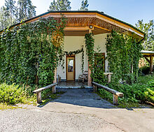 Дом на берегу водохранилища