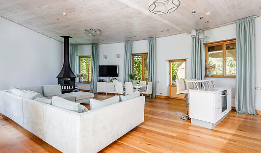 Дом на берегу водохранилища