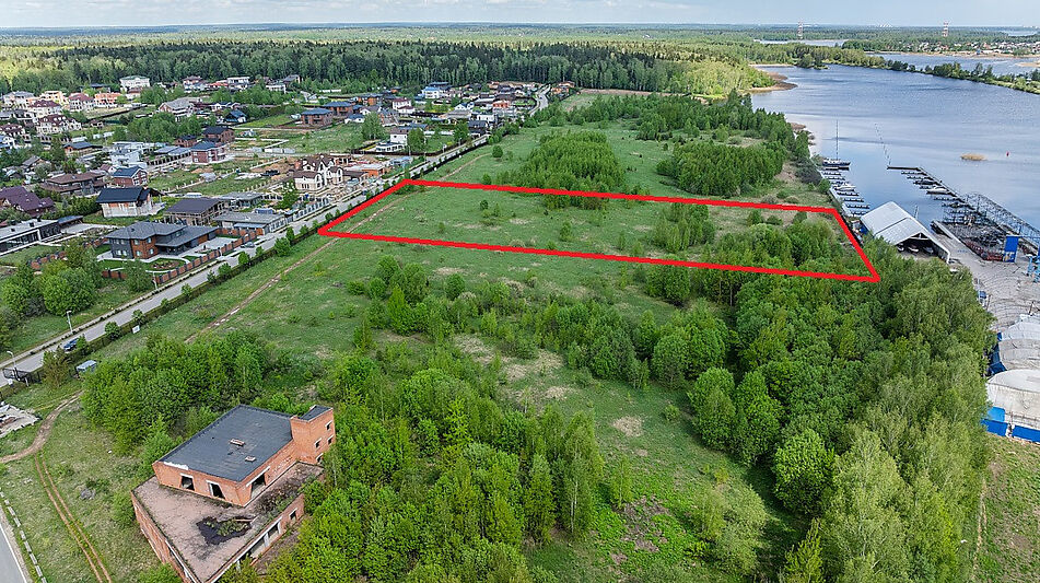 Участок на первой линии в Авроре