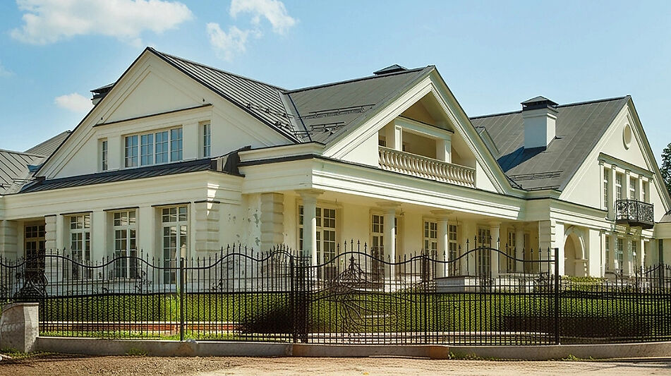 Дом у леса в поселке Риверсайд