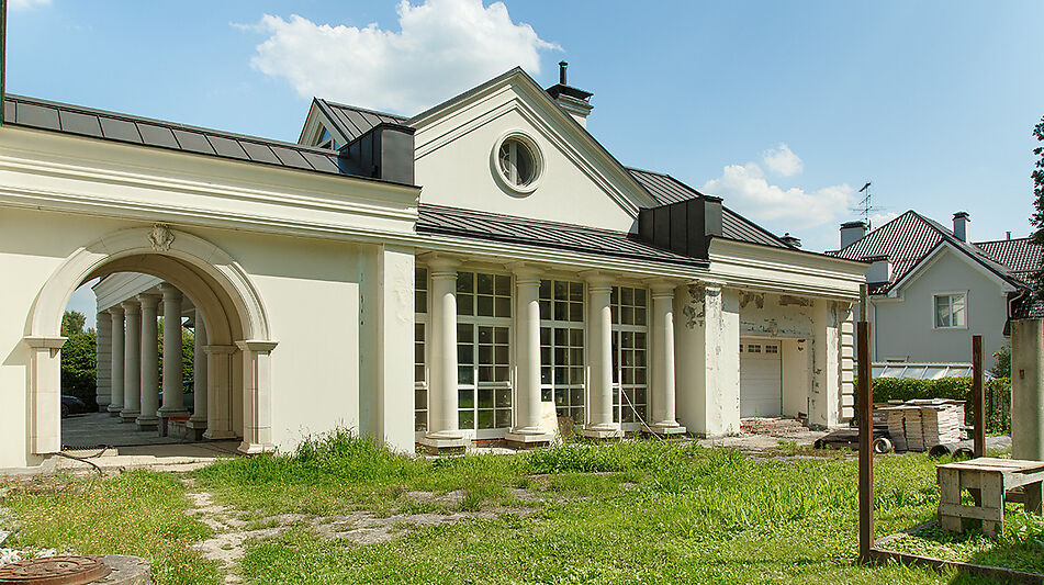 Дом у леса в поселке Риверсайд