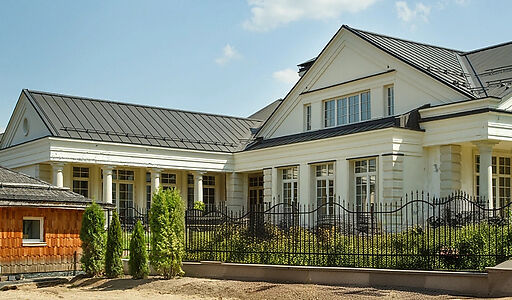 Дом у леса в поселке Риверсайд