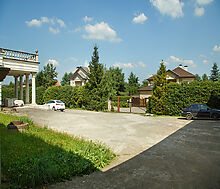 Дом у леса в поселке Риверсайд