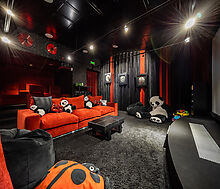 Дом с парком в Поздняково