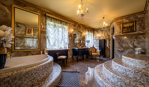 Дом с парком в Поздняково