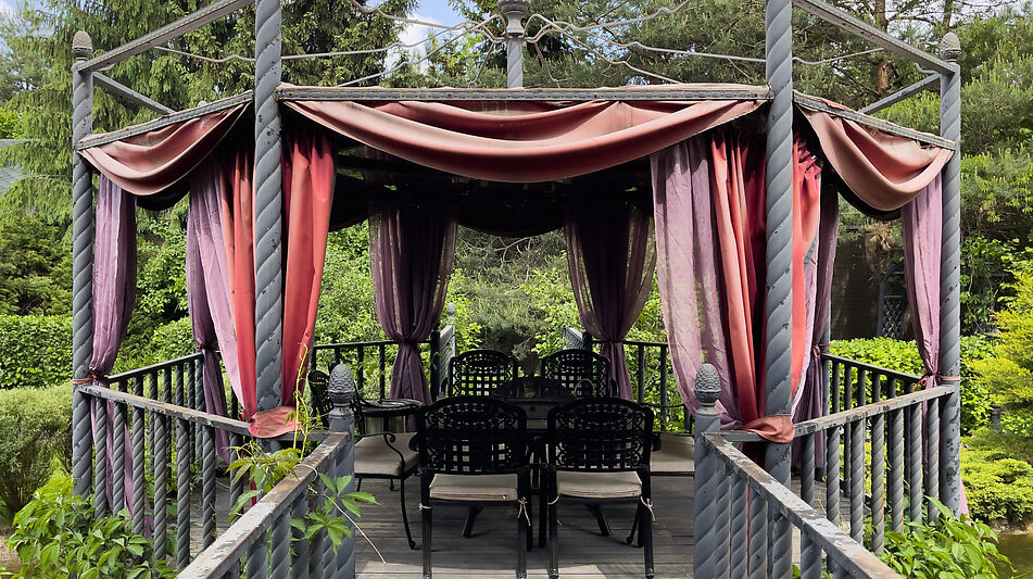 Дом с парком в Поздняково