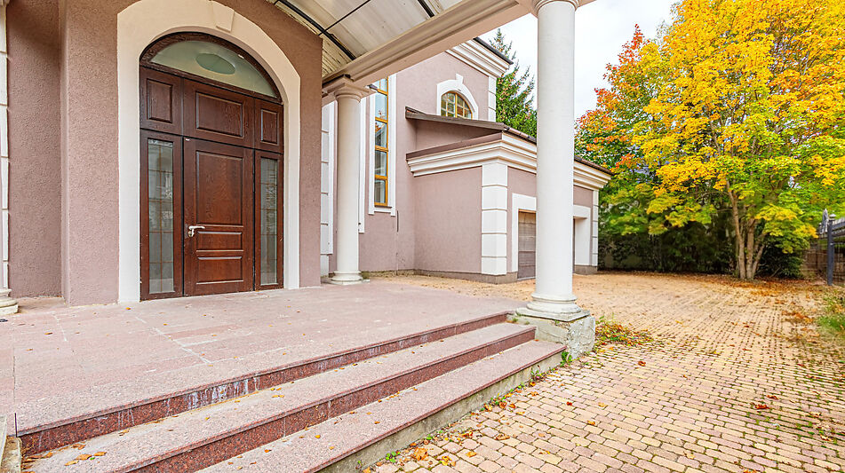 Дом с новой отделкой в Новахово