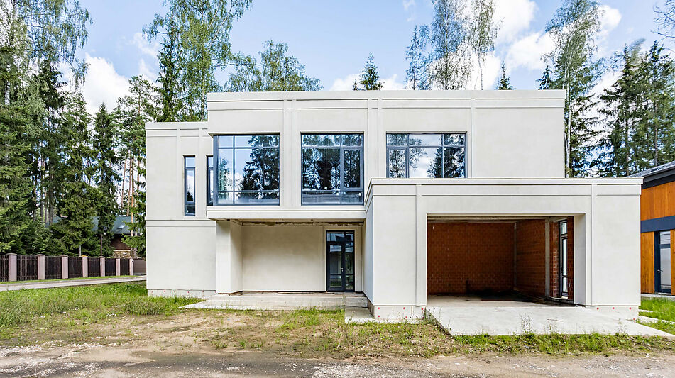 Дом под отделку в сосновом лесу