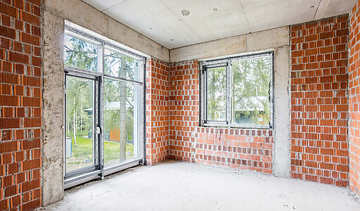 Дом под отделку в сосновом лесу