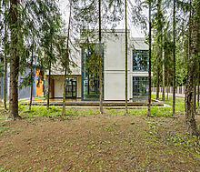 Дом под отделку в сосновом лесу