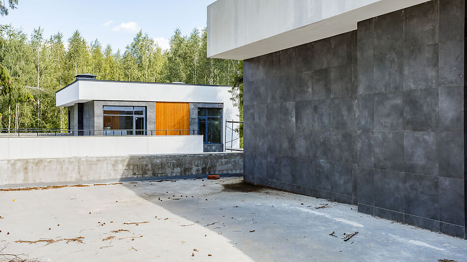 Дом под отделку в сосновом лесу