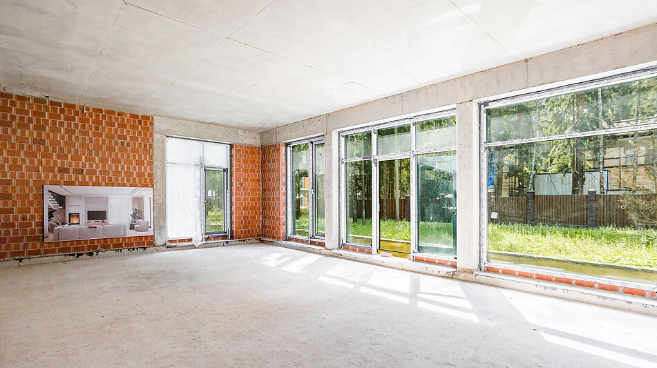 Дом под отделку в сосновом лесу