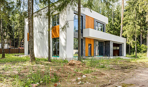 Дом под отделку в сосновом лесу