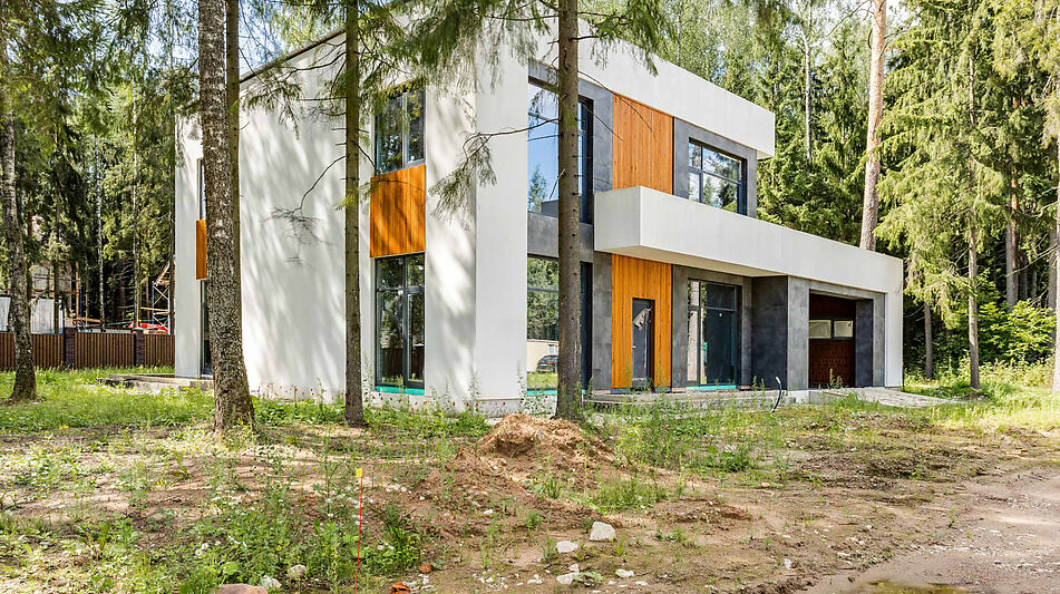 Дом под отделку в сосновом лесу