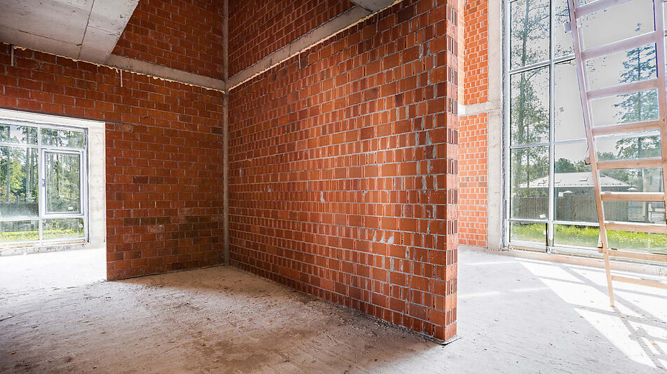 Дом под отделку в сосновом лесу