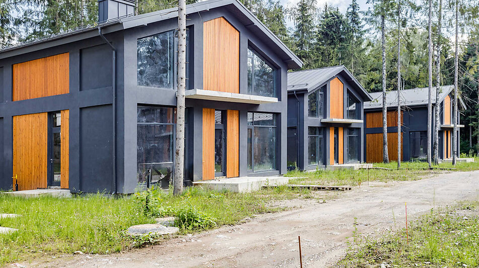 Дом под отделку в сосновом лесу