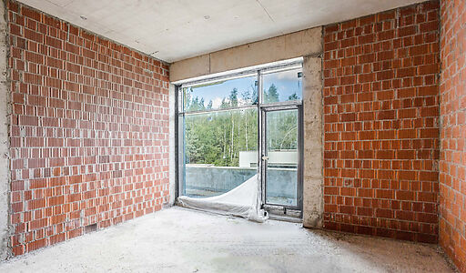 Дом под отделку в сосновом лесу