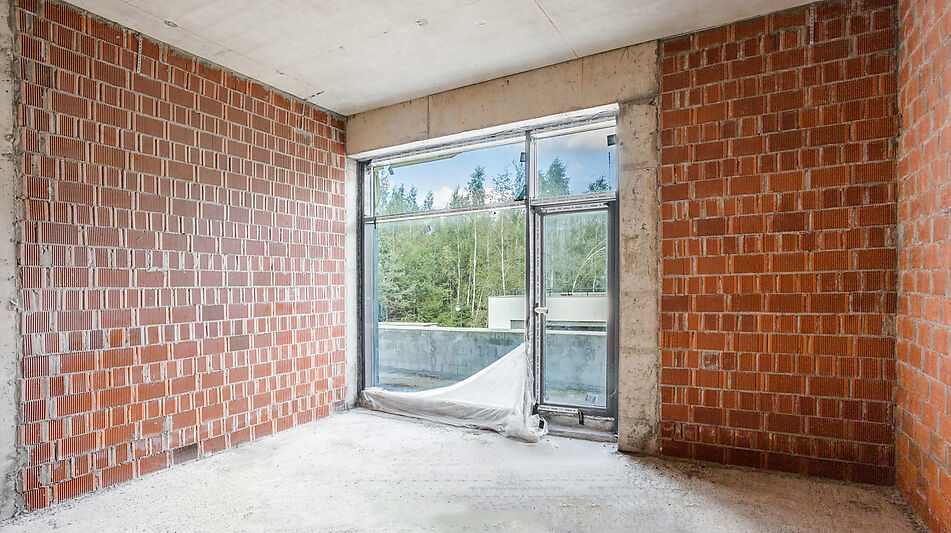 Дом под отделку в сосновом лесу