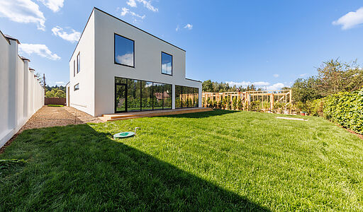 Дом с видом на воду в Славково