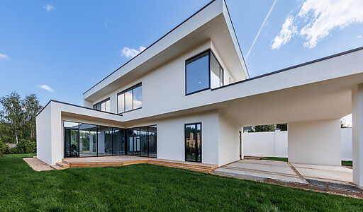 Дом с видом на воду в Славково