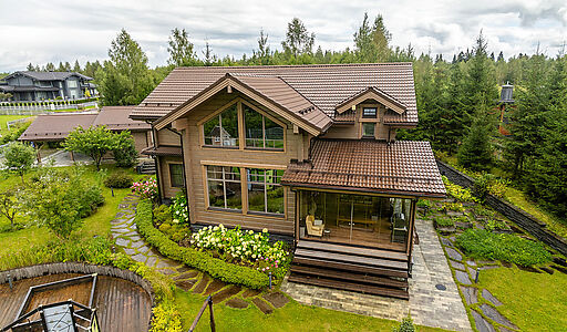 Стильный дом из бруса в Фокс Хилс