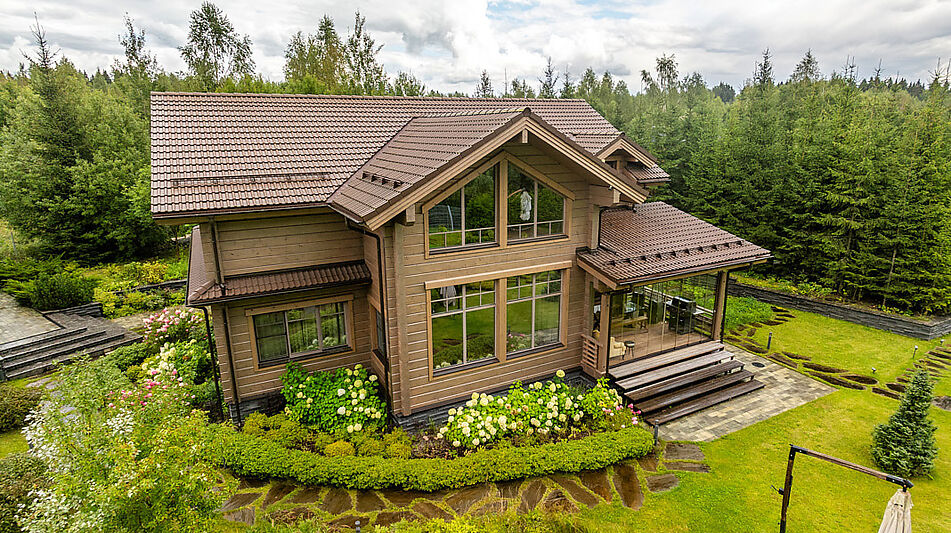 Стильный дом из бруса в Фокс Хилс