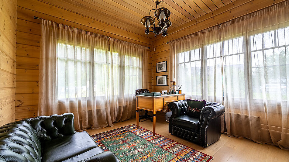 Стильный дом из бруса в Фокс Хилс