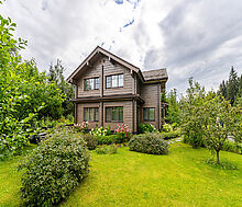 Стильный дом из бруса в Фокс Хилс