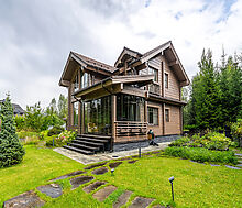 Стильный дом из бруса в Фокс Хилс