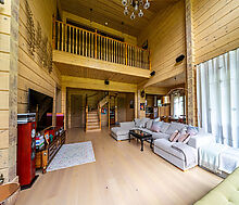 Стильный дом из бруса в Фокс Хилс