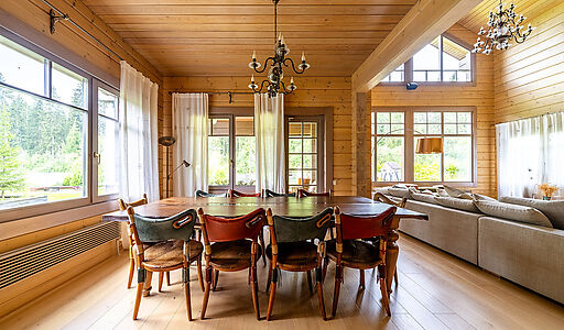 Стильный дом из бруса в Фокс Хилс